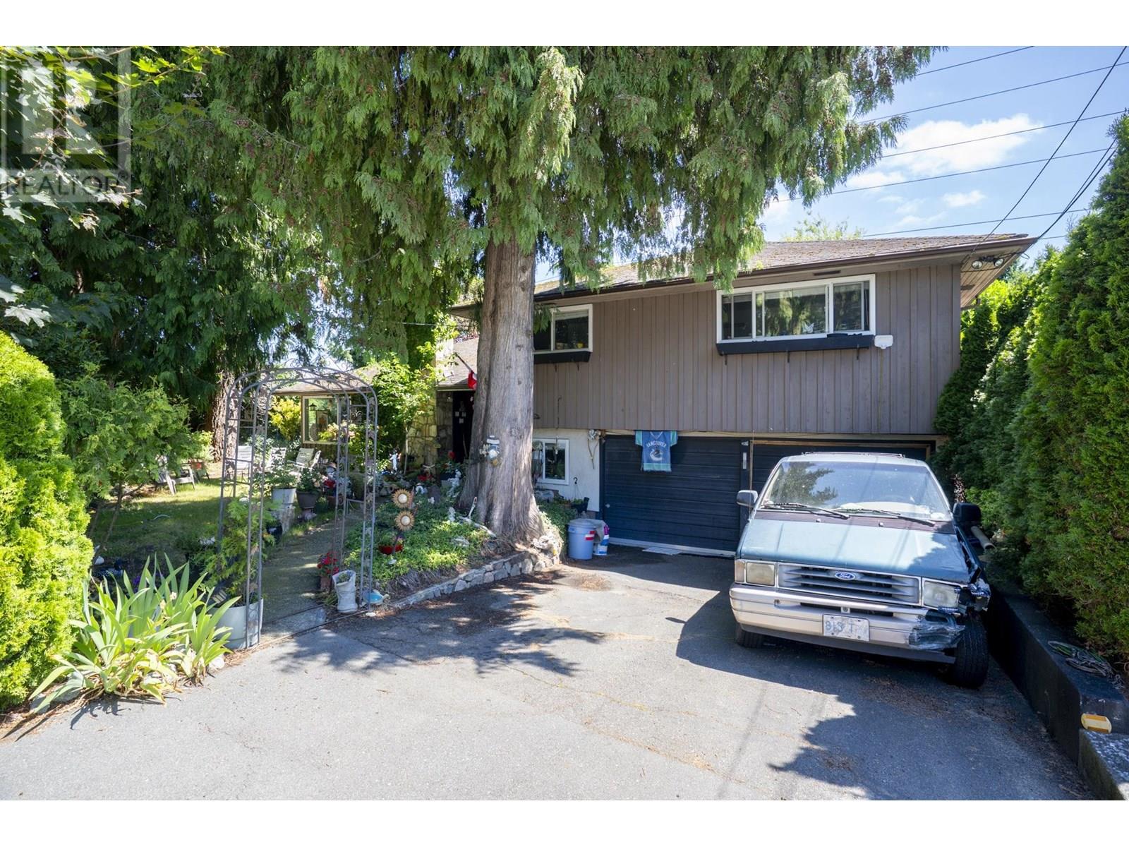 Photo 2 of 1590 53 A Street, Delta BC