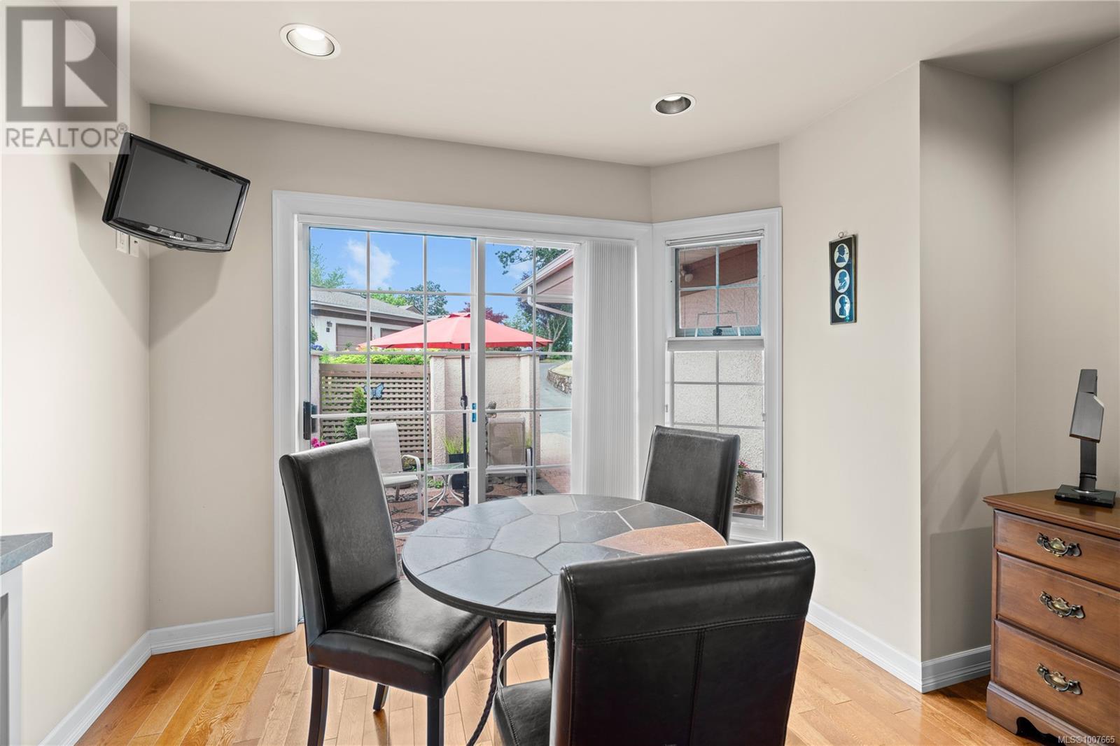 #64 901 KENTWOOD LANE - Image 17