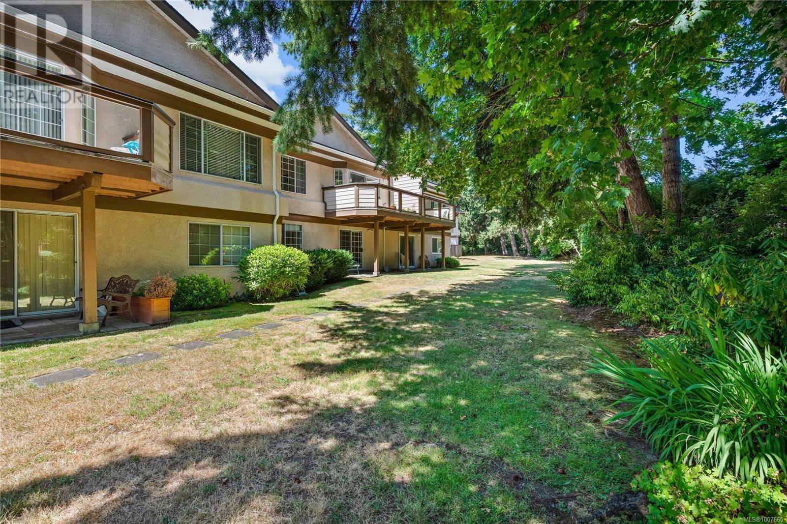 #64 901 KENTWOOD LANE - Image 41