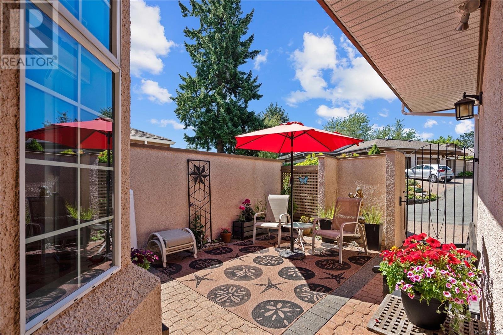#64 901 KENTWOOD LANE - Image 2