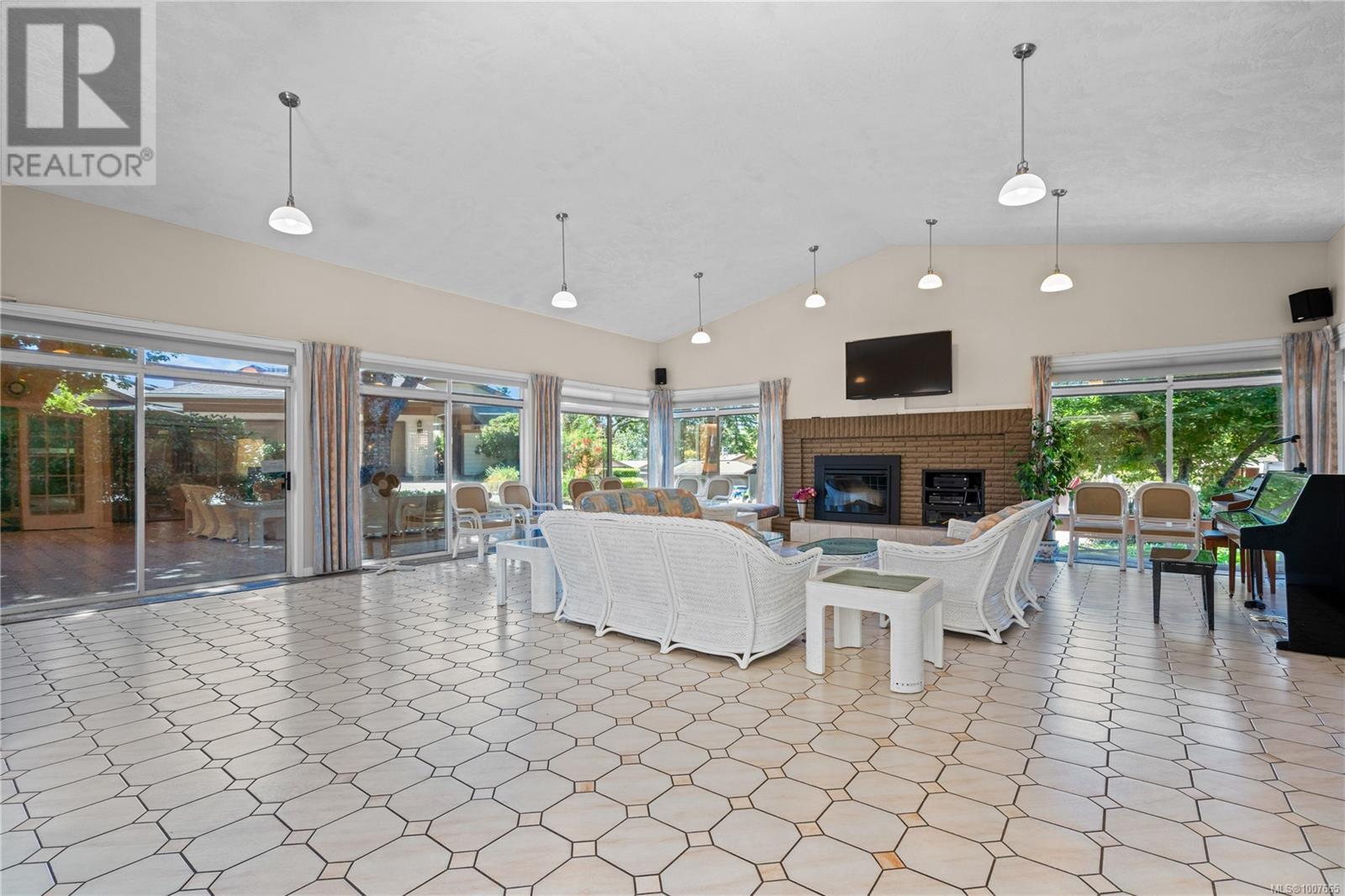 #64 901 KENTWOOD LANE - Image 45