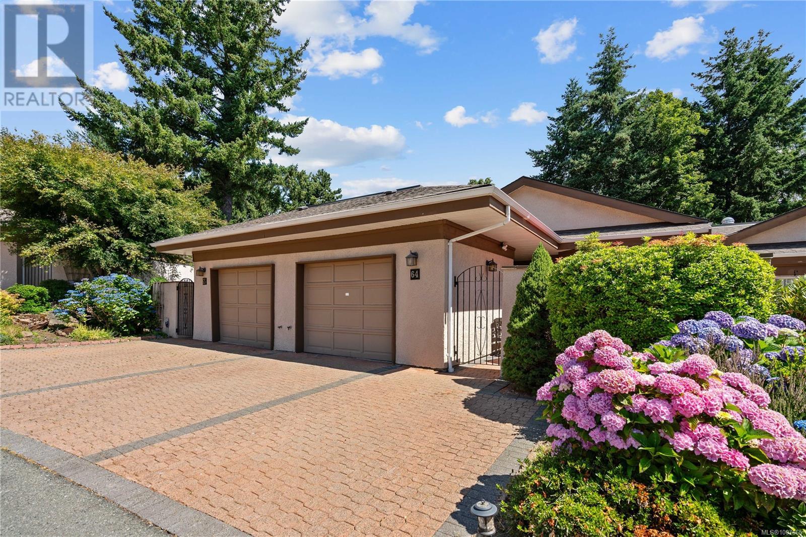 #64 901 KENTWOOD LANE - Image 1