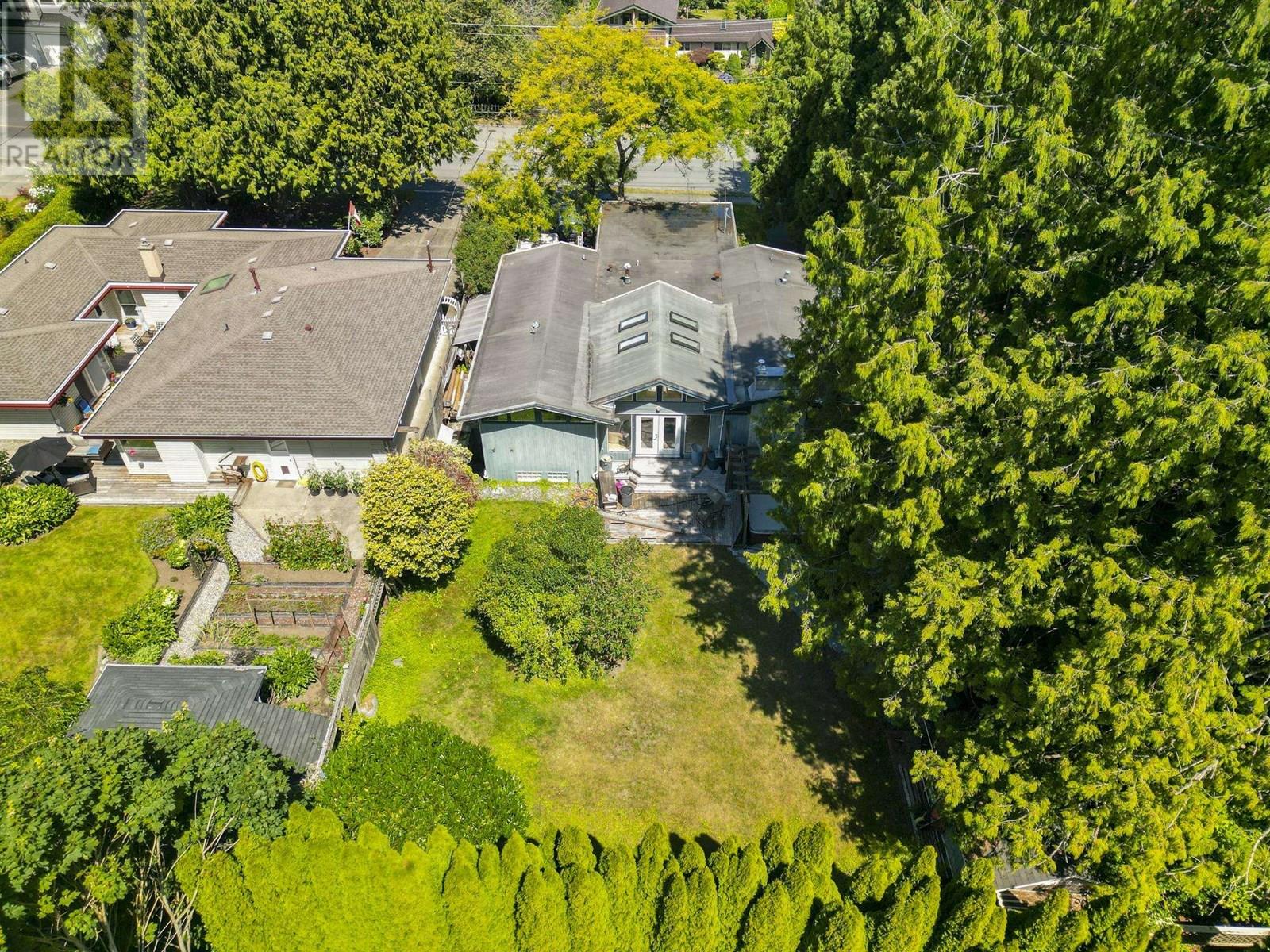 Photo 3 of 5428 16 Avenue, Delta BC