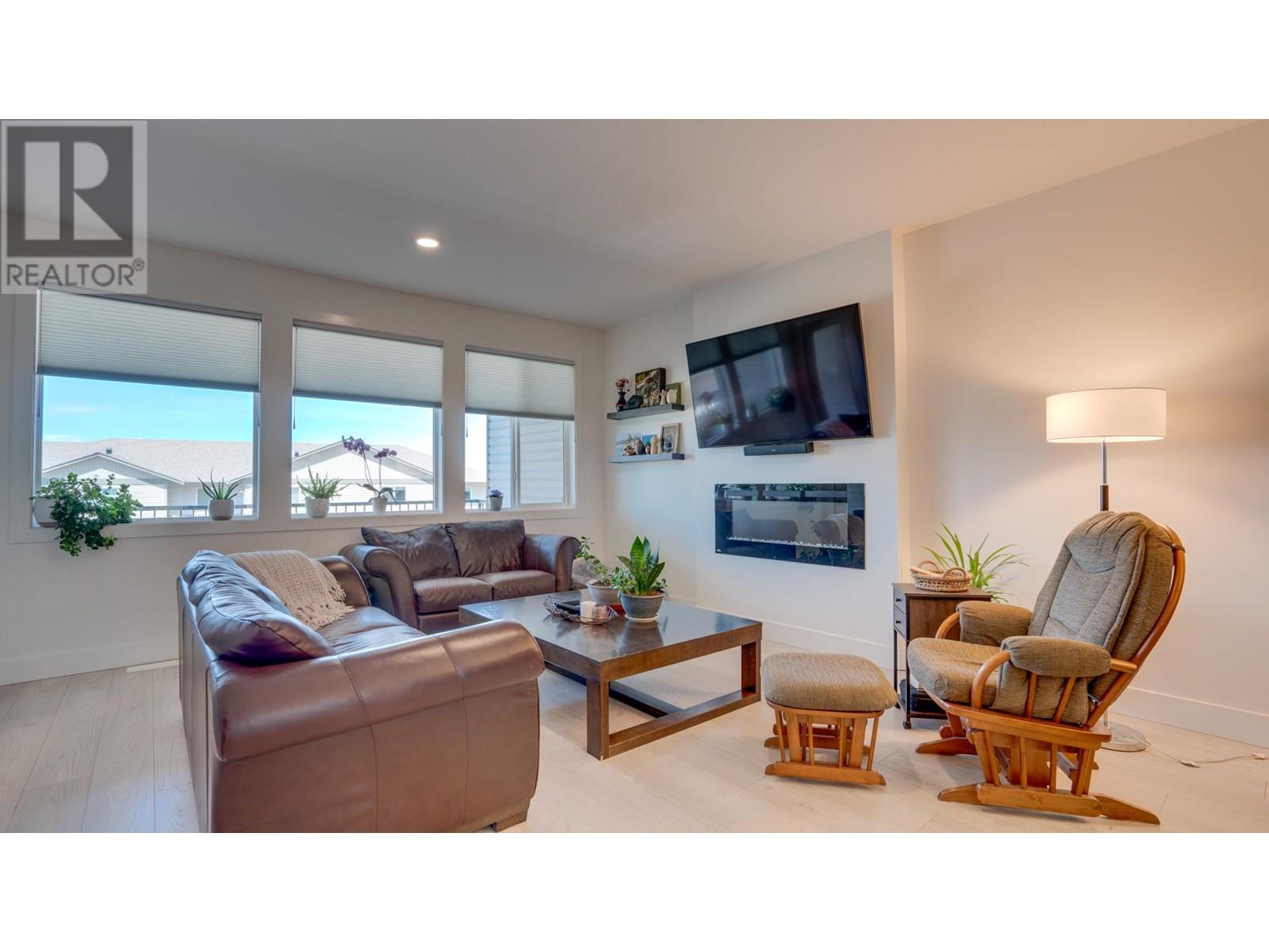 Photo 6 of 933 Mt Robson Place Unit 3, Vernon BC