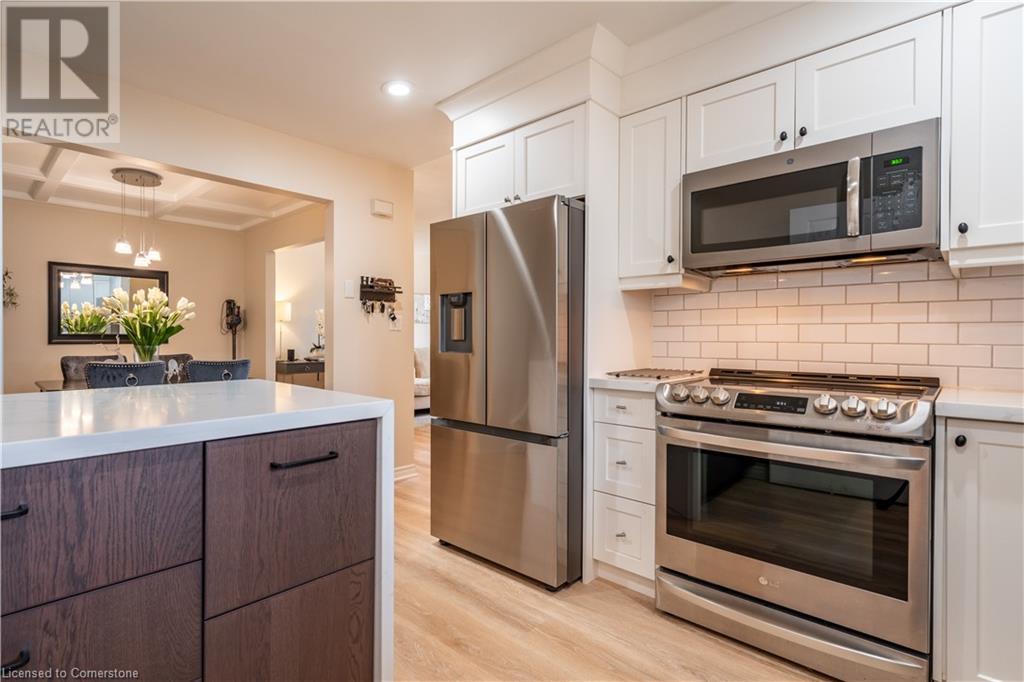 Photo 10 of 84 Sandra Crescent, Grimsby ON