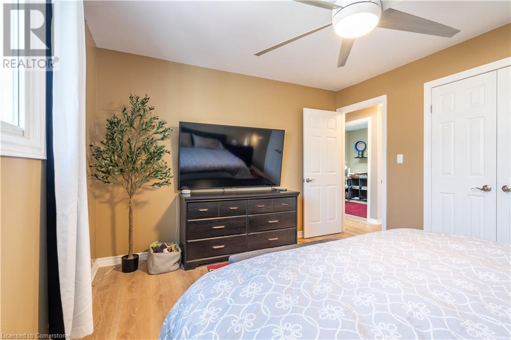 Photo 14 of 84 Sandra Crescent, Grimsby ON