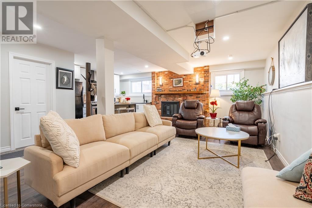 Photo 25 of 84 Sandra Crescent, Grimsby ON