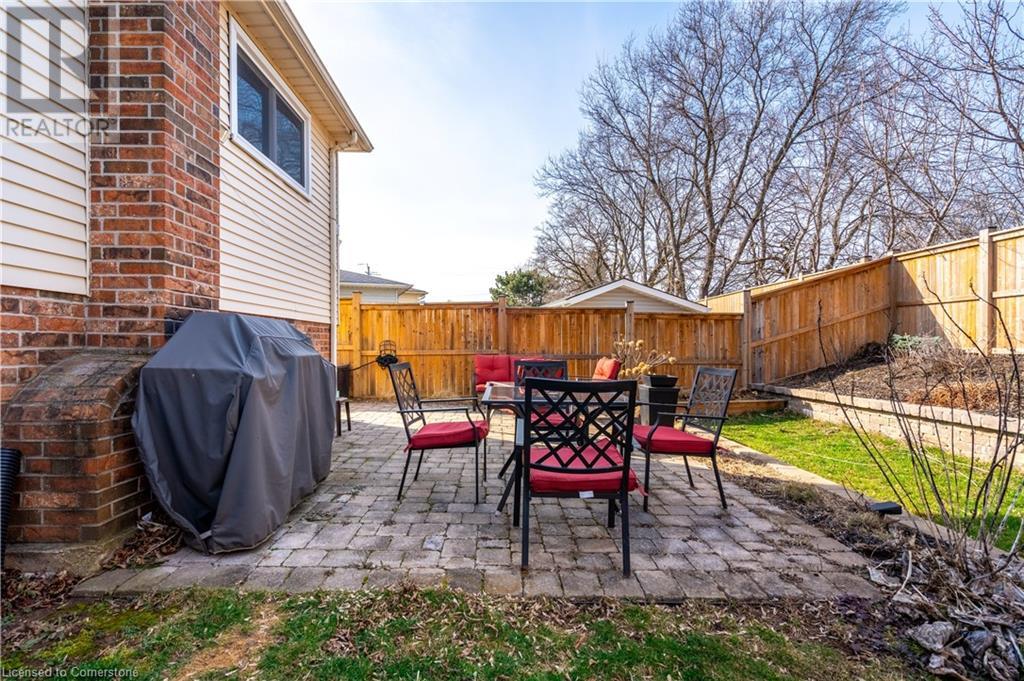 Photo 35 of 84 Sandra Crescent, Grimsby ON