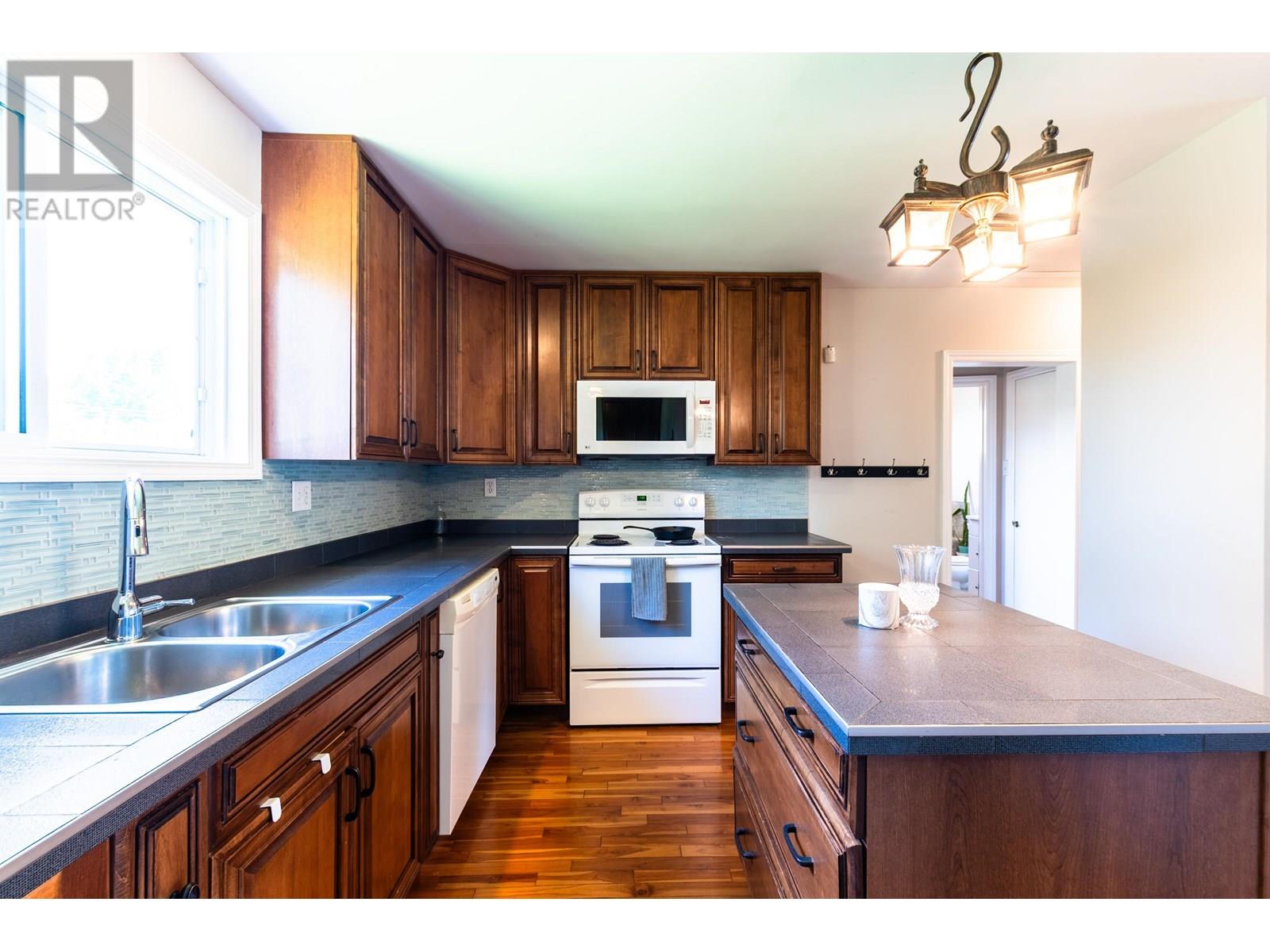 Photo 10 of 1678 Kenwood Street, Prince George BC