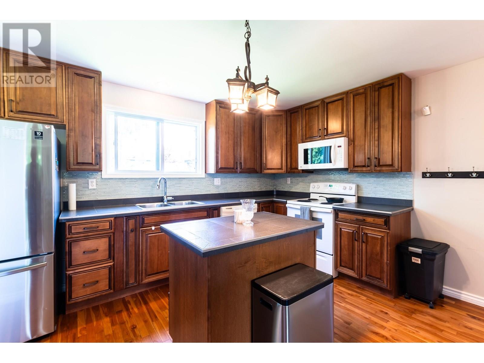 Photo 9 of 1678 Kenwood Street, Prince George BC