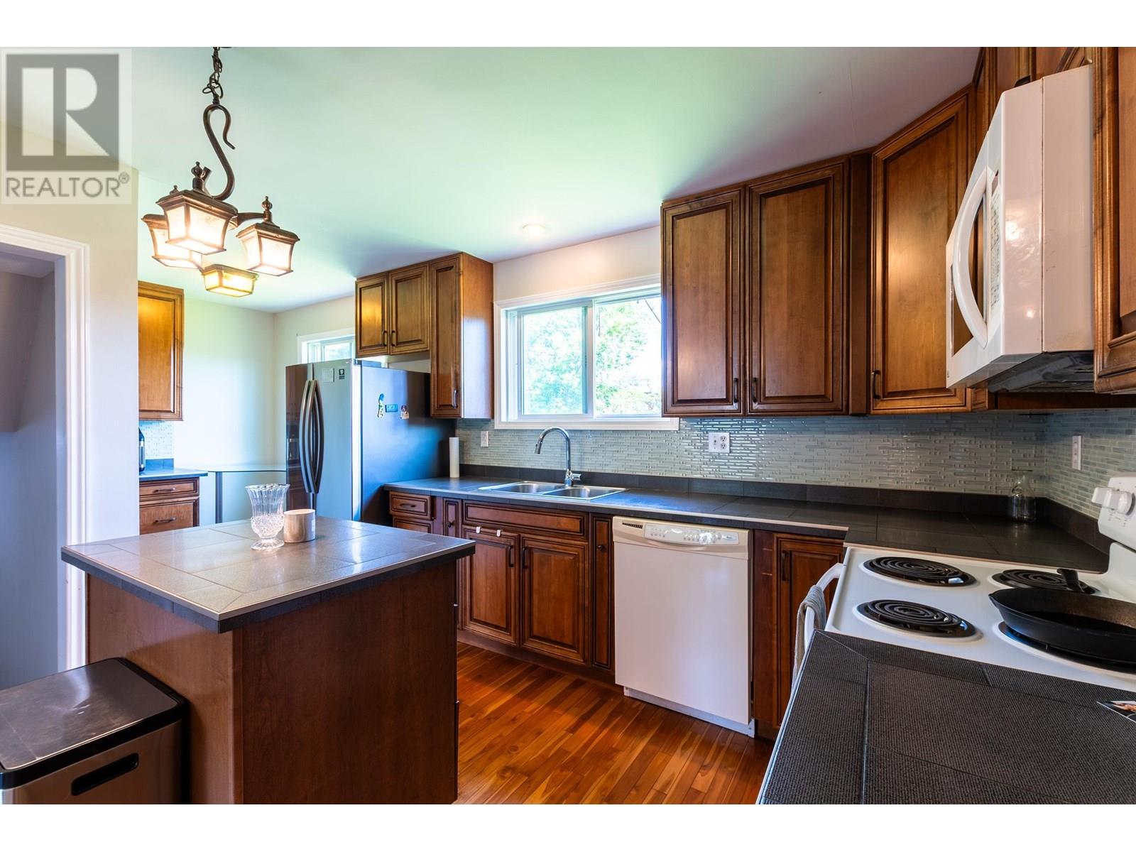 Photo 12 of 1678 Kenwood Street, Prince George BC