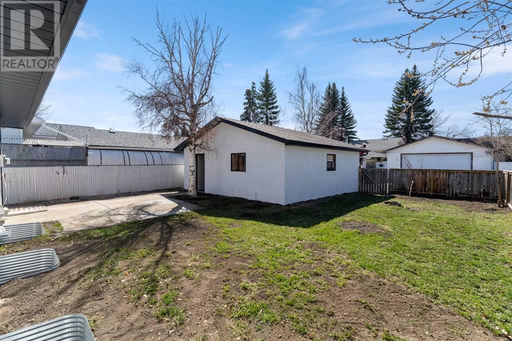 Single Family House Bungalow for Sale in  Pinewind Road NE Pineridge Calgary 