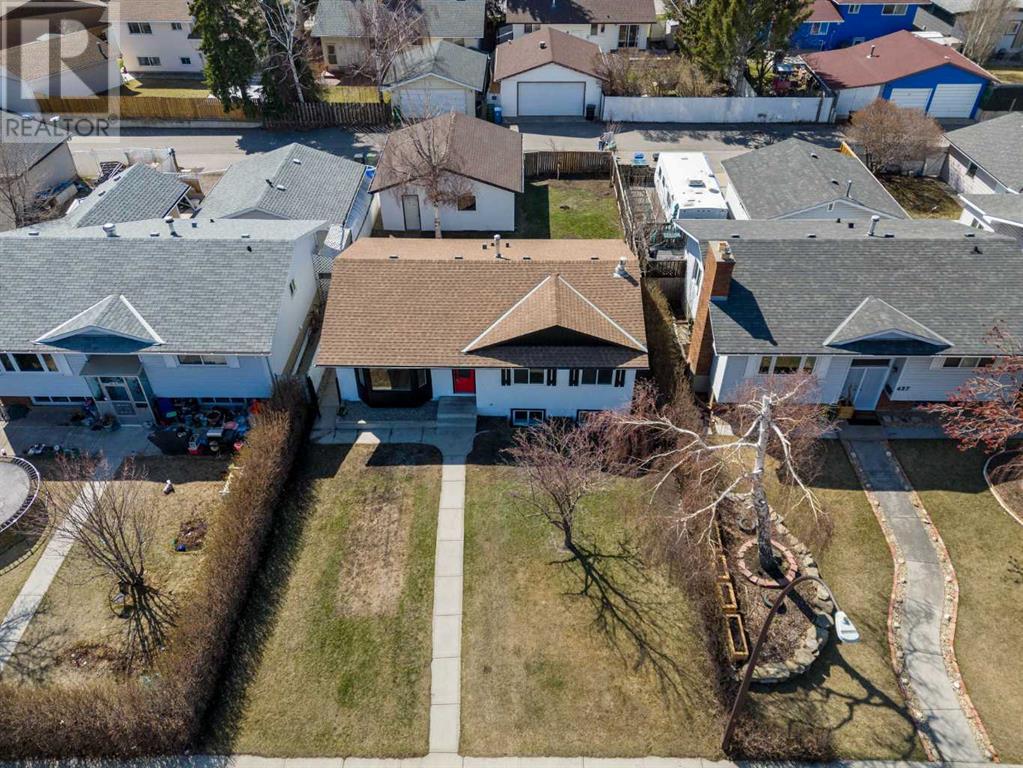 Single Family House Bungalow for Sale in  Pinewind Road NE Pineridge Calgary 