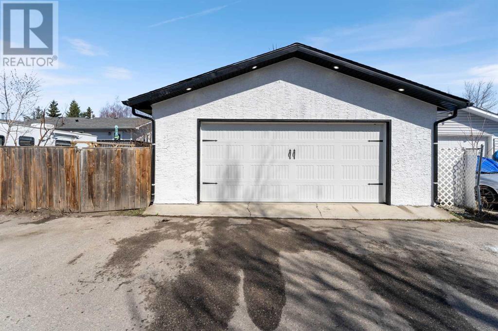 Single Family House Bungalow for Sale in  Pinewind Road NE Pineridge Calgary 