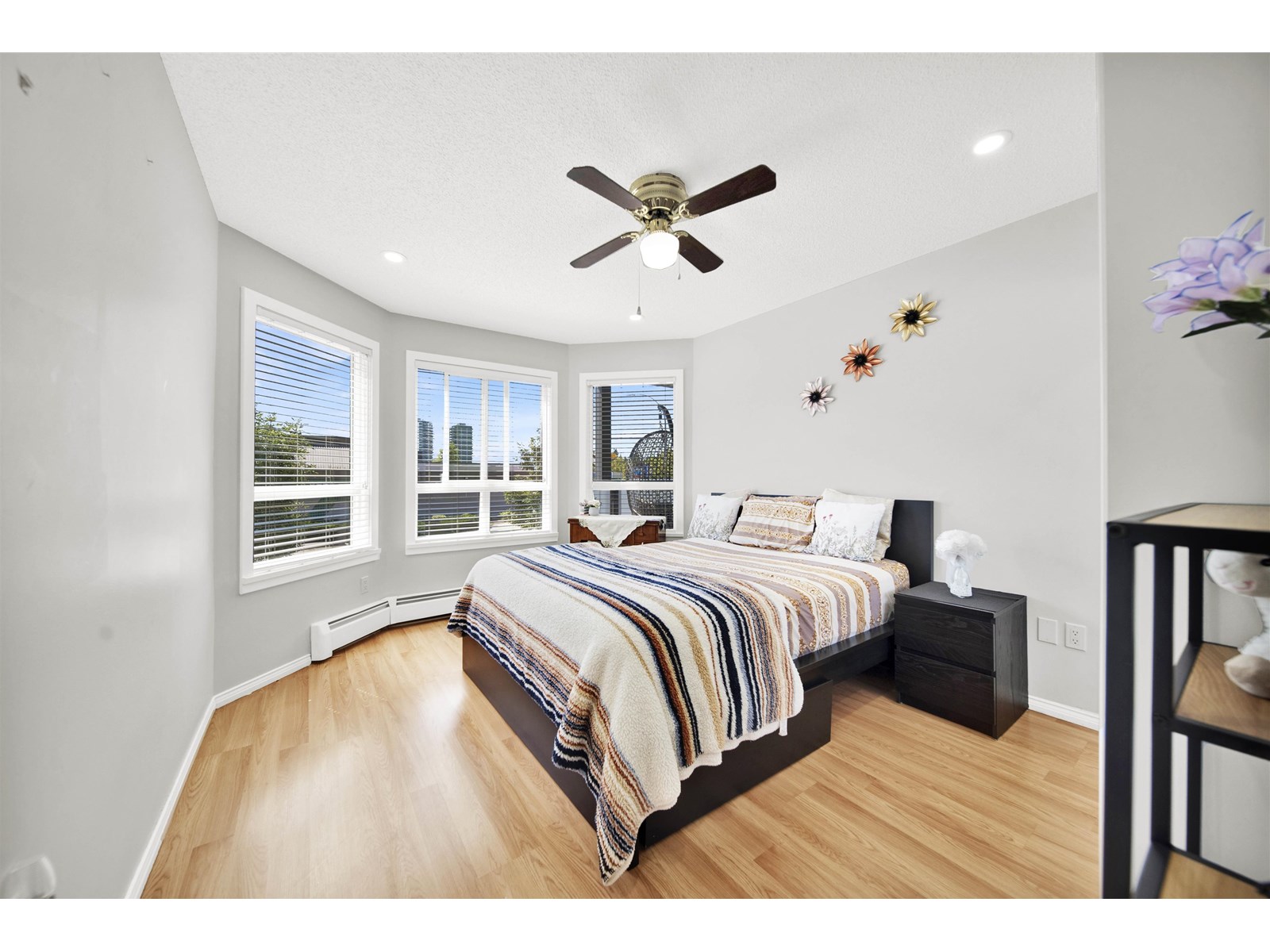 Photo 13 of 209 1830 E Southmere Crescent, Surrey BC
