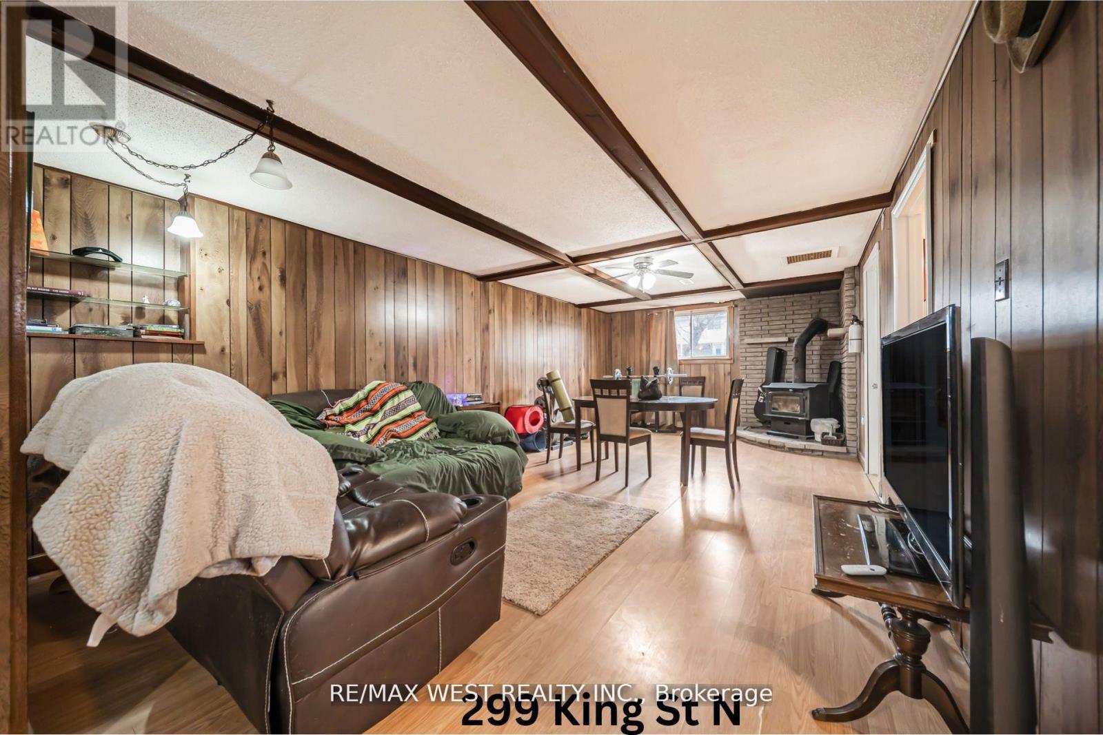 Photo 11 of 299 295 King Street N, New Tecumseth ON