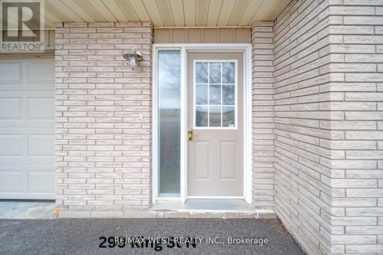 Photo 22 of 299 295 King Street N, New Tecumseth ON
