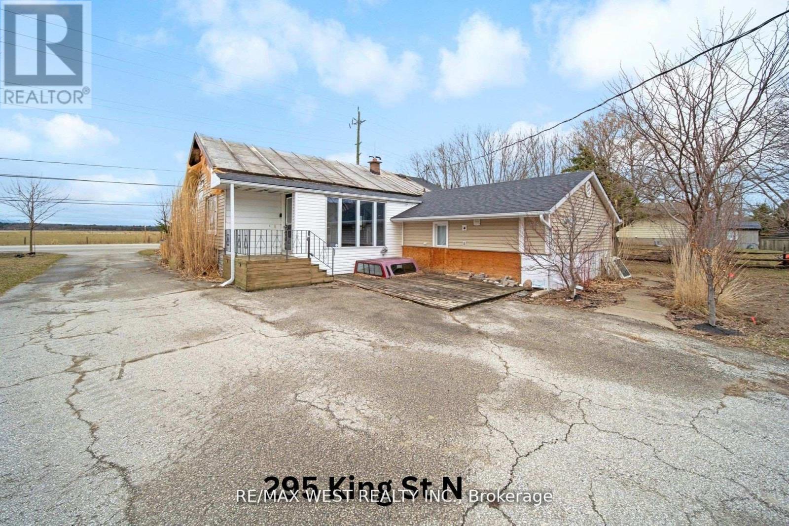 Photo 27 of 299 295 King Street N, New Tecumseth ON
