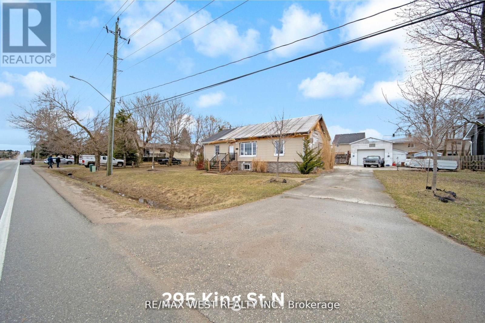 Photo 5 of 299 295 King Street N, New Tecumseth ON