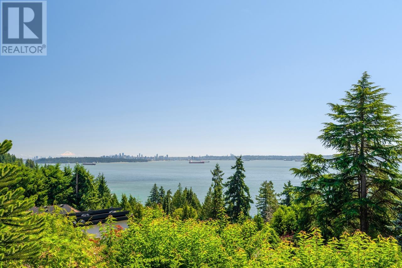 Photo 25 of 4111 Burkehill Road, West Vancouver BC