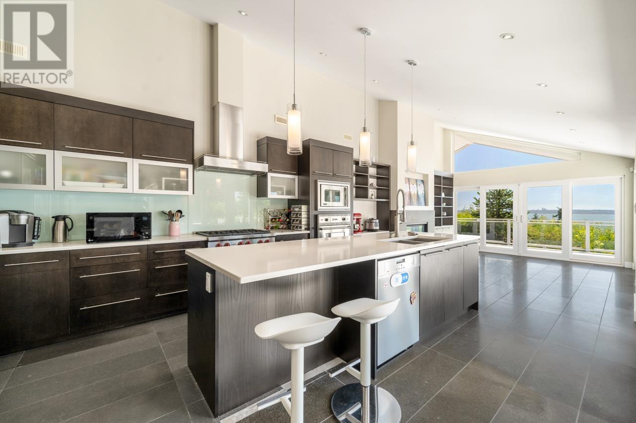 Photo 4 of 4111 Burkehill Road, West Vancouver BC