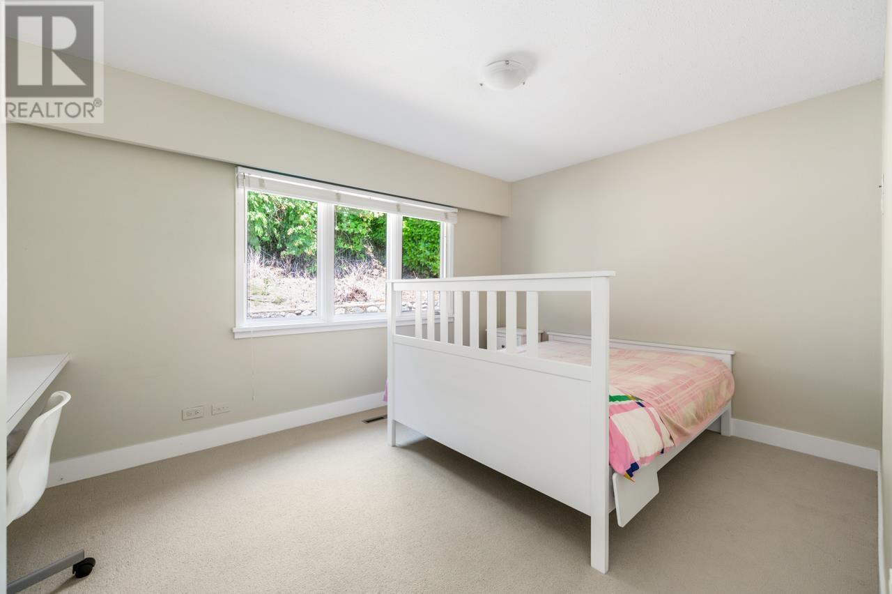 Photo 33 of 4111 Burkehill Road, West Vancouver BC