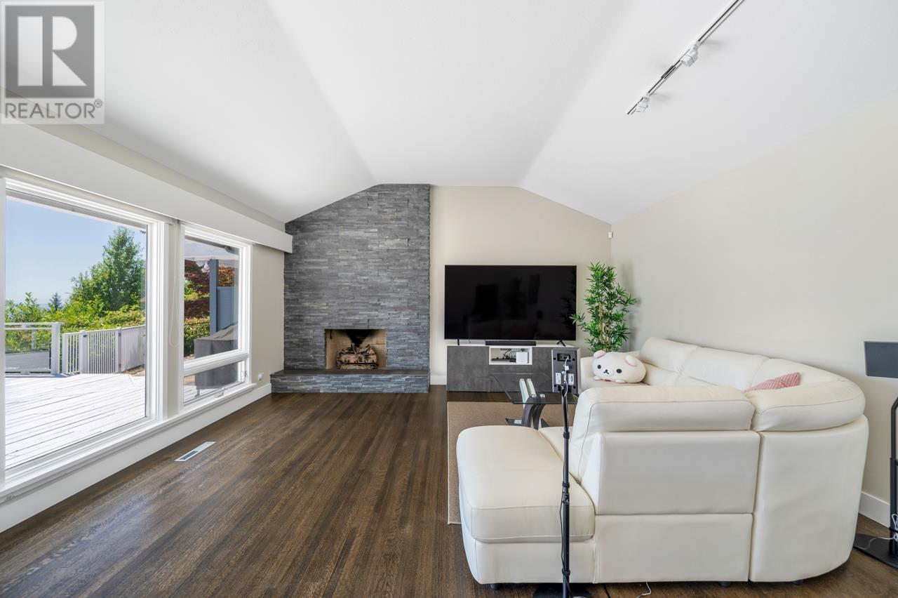 Photo 16 of 4111 Burkehill Road, West Vancouver BC