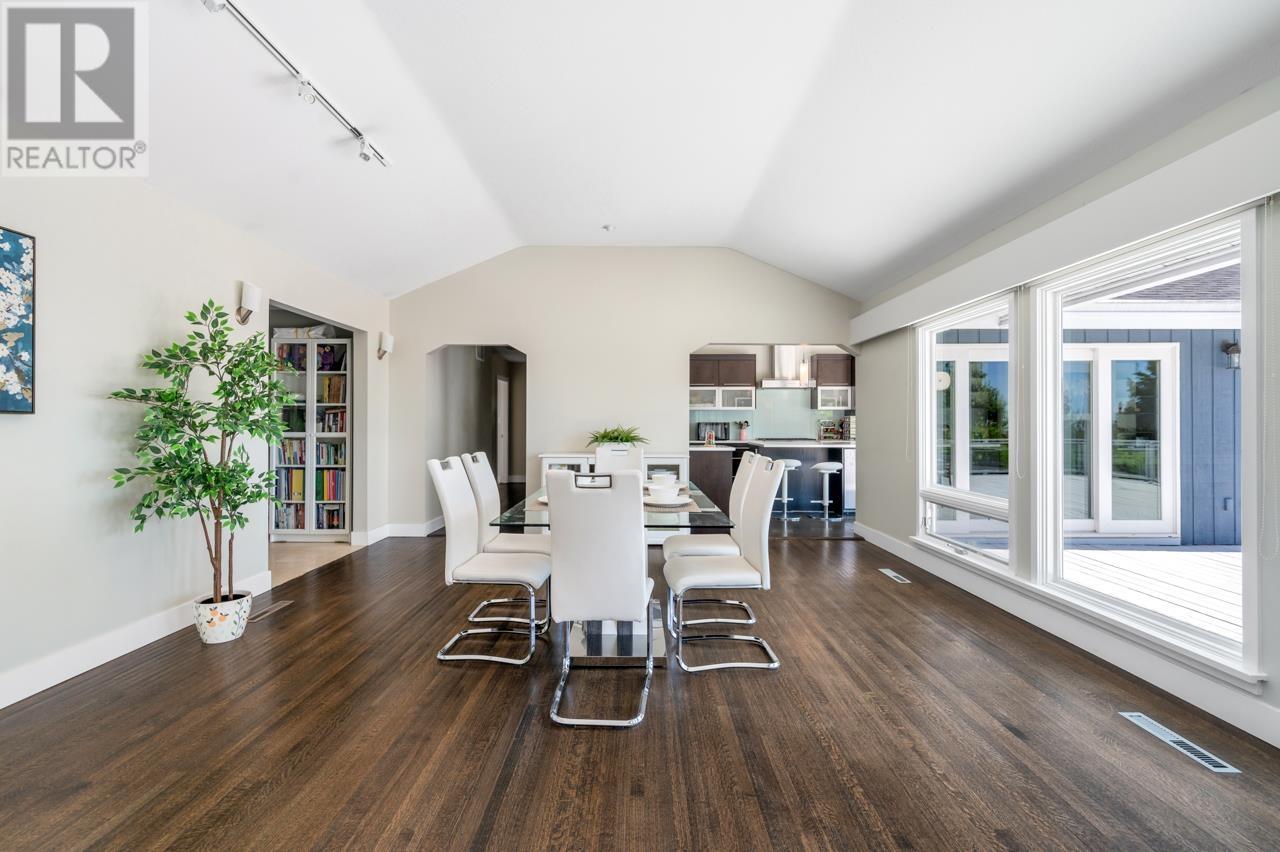 Photo 19 of 4111 Burkehill Road, West Vancouver BC