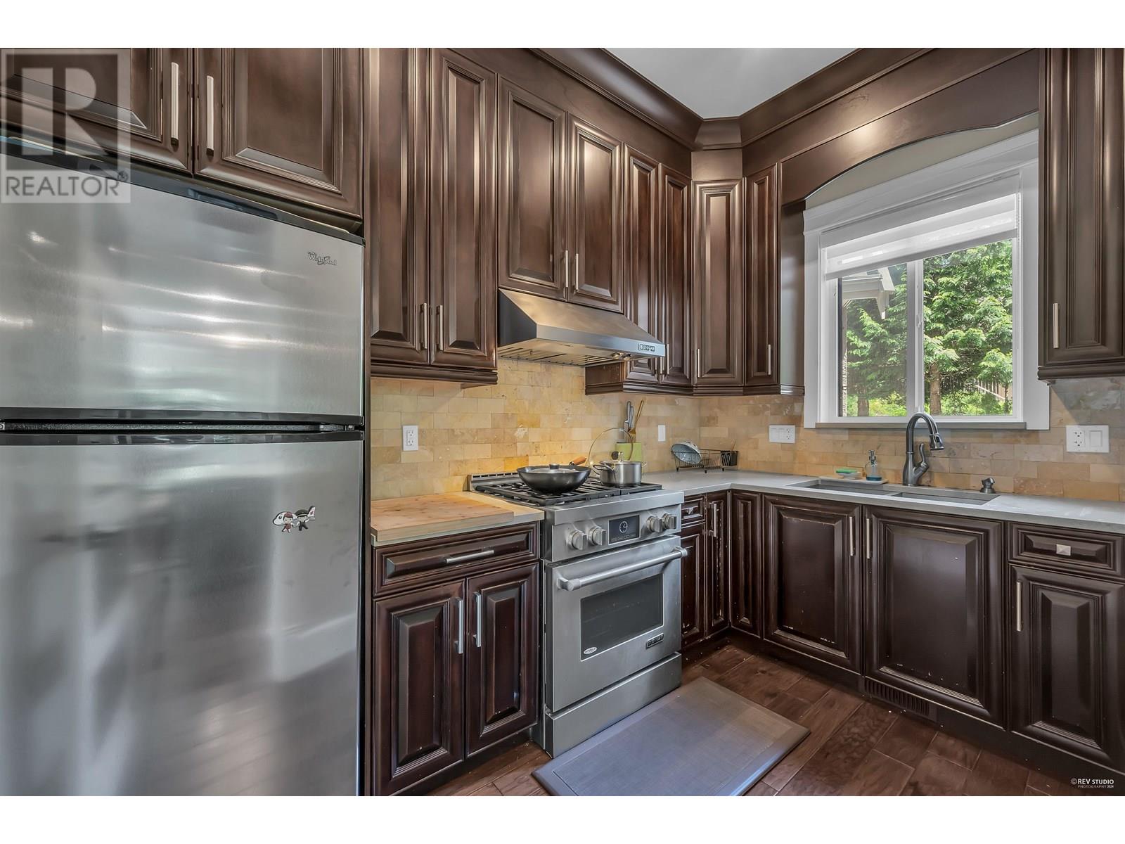 1025 THOMSON ROAD, Anmore
