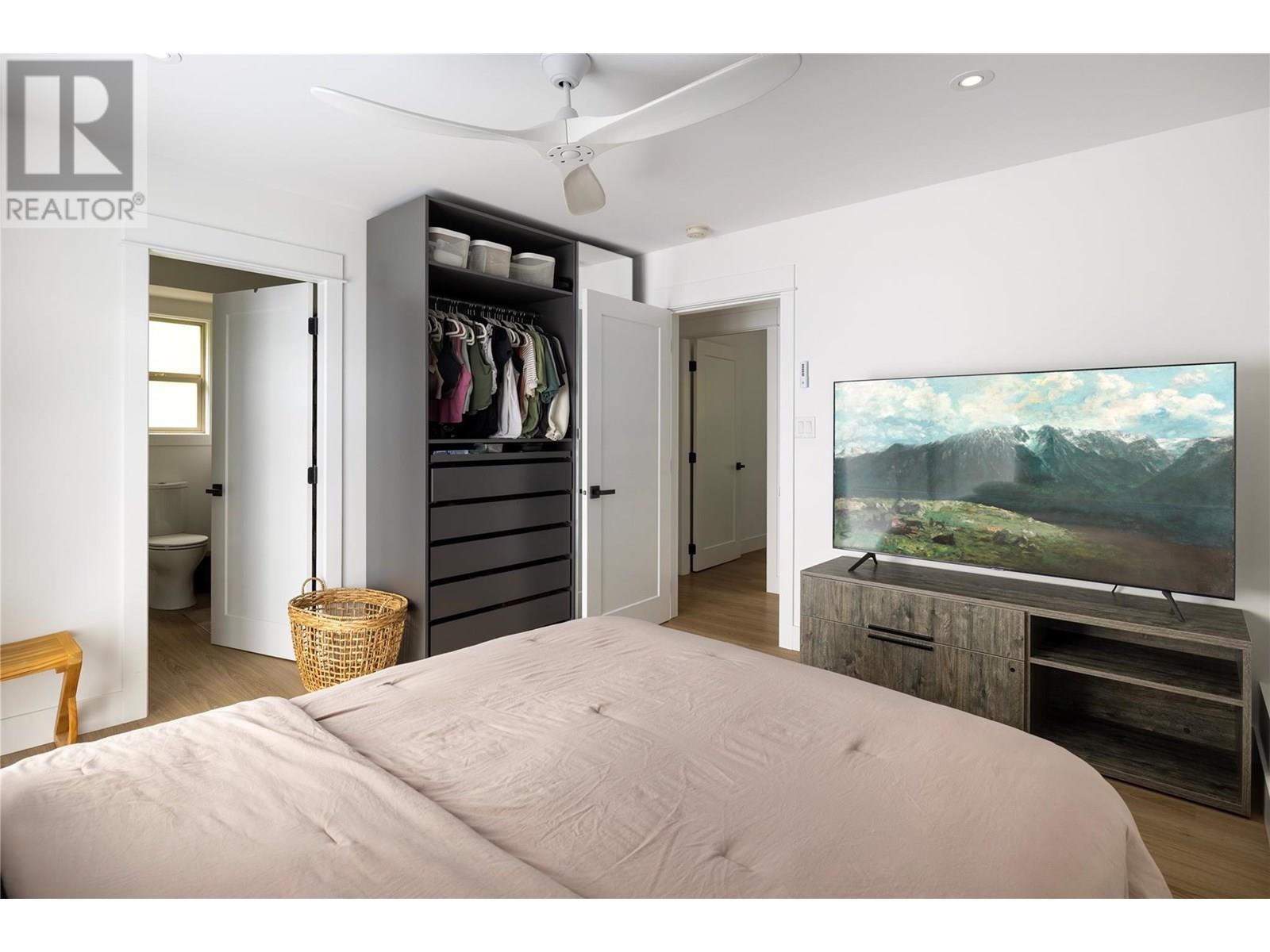 Photo 18 of 4265 Lakeshore Road, Kelowna BC