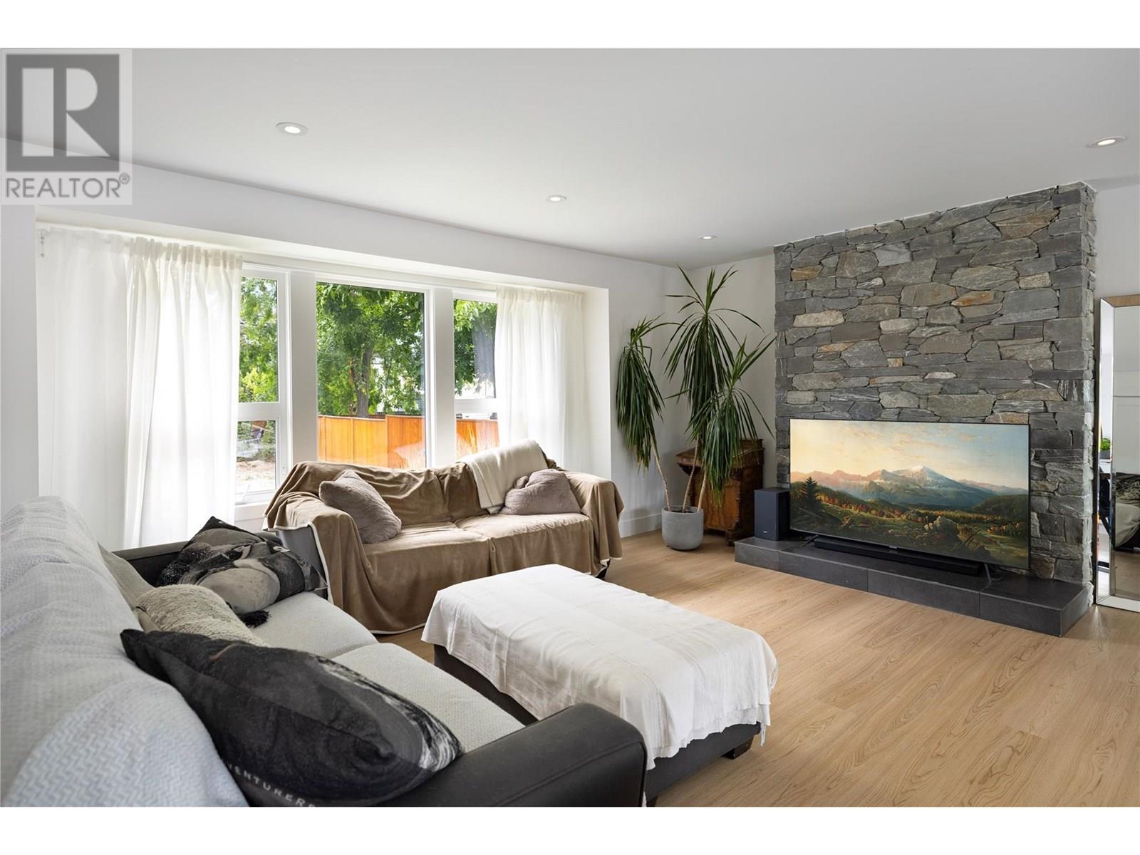 Photo 11 of 4265 Lakeshore Road, Kelowna BC