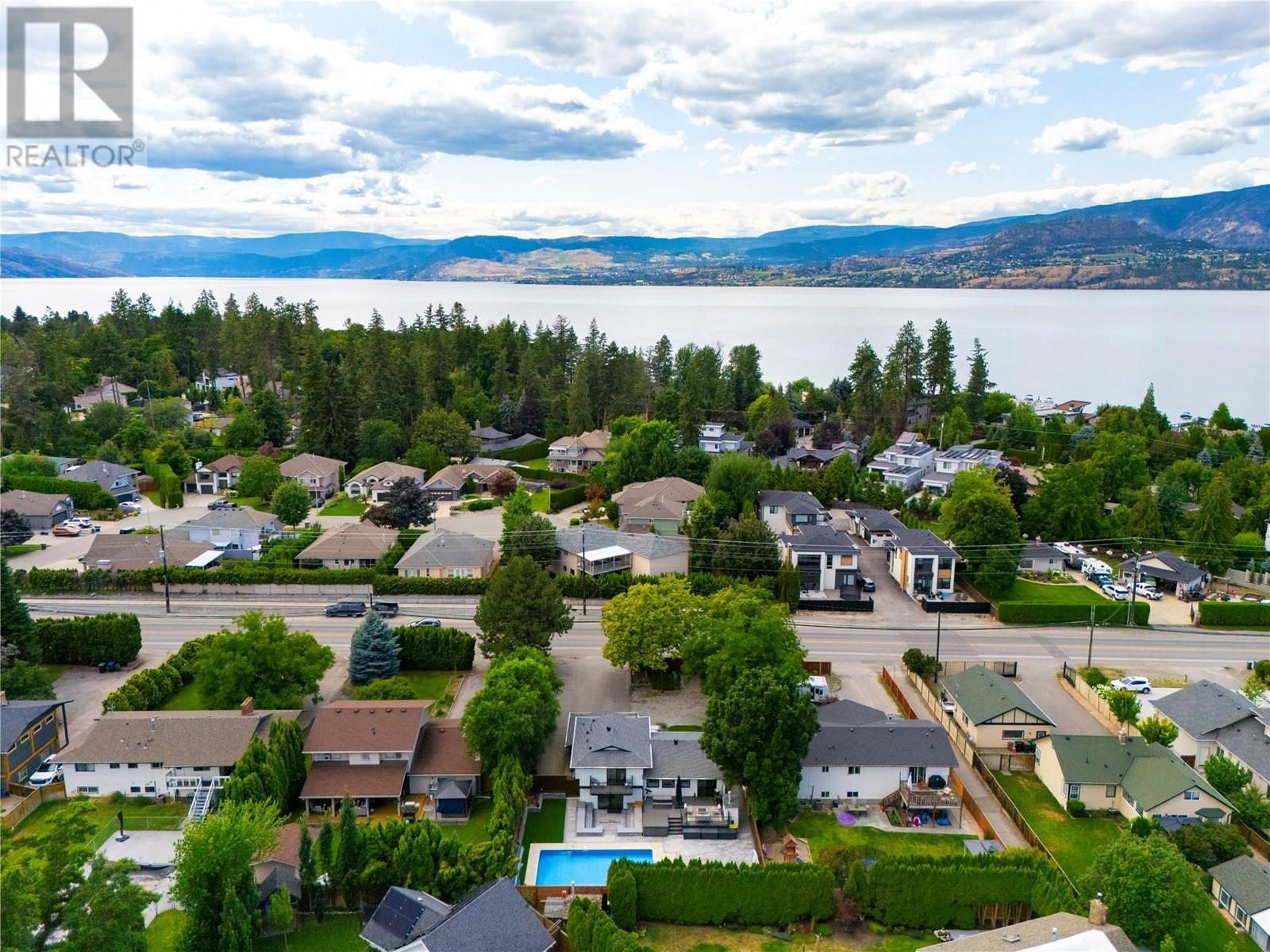 Photo 3 of 4265 Lakeshore Road, Kelowna BC