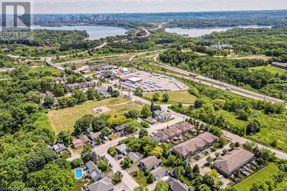 Photo 4 of 1510 Norwood Avenue, Burlington ON