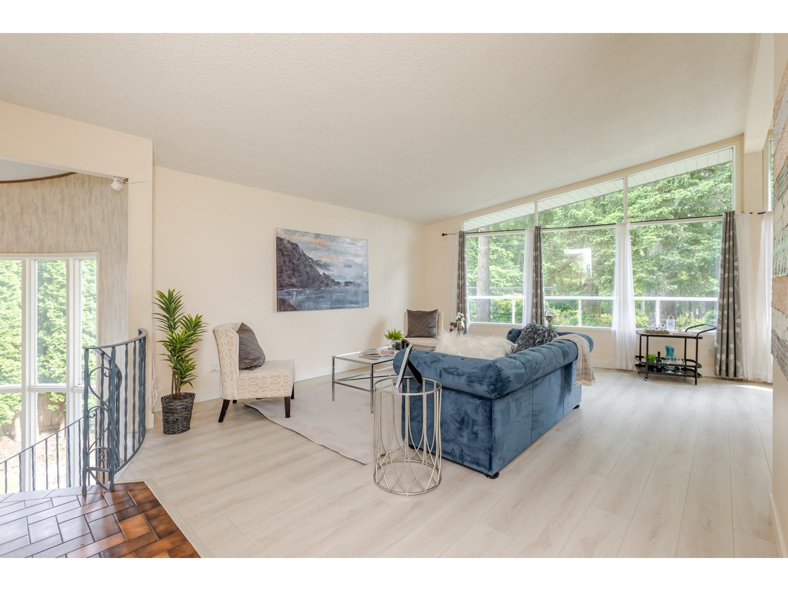 Photo 4 of 12343 New Mclellan Road, Surrey BC