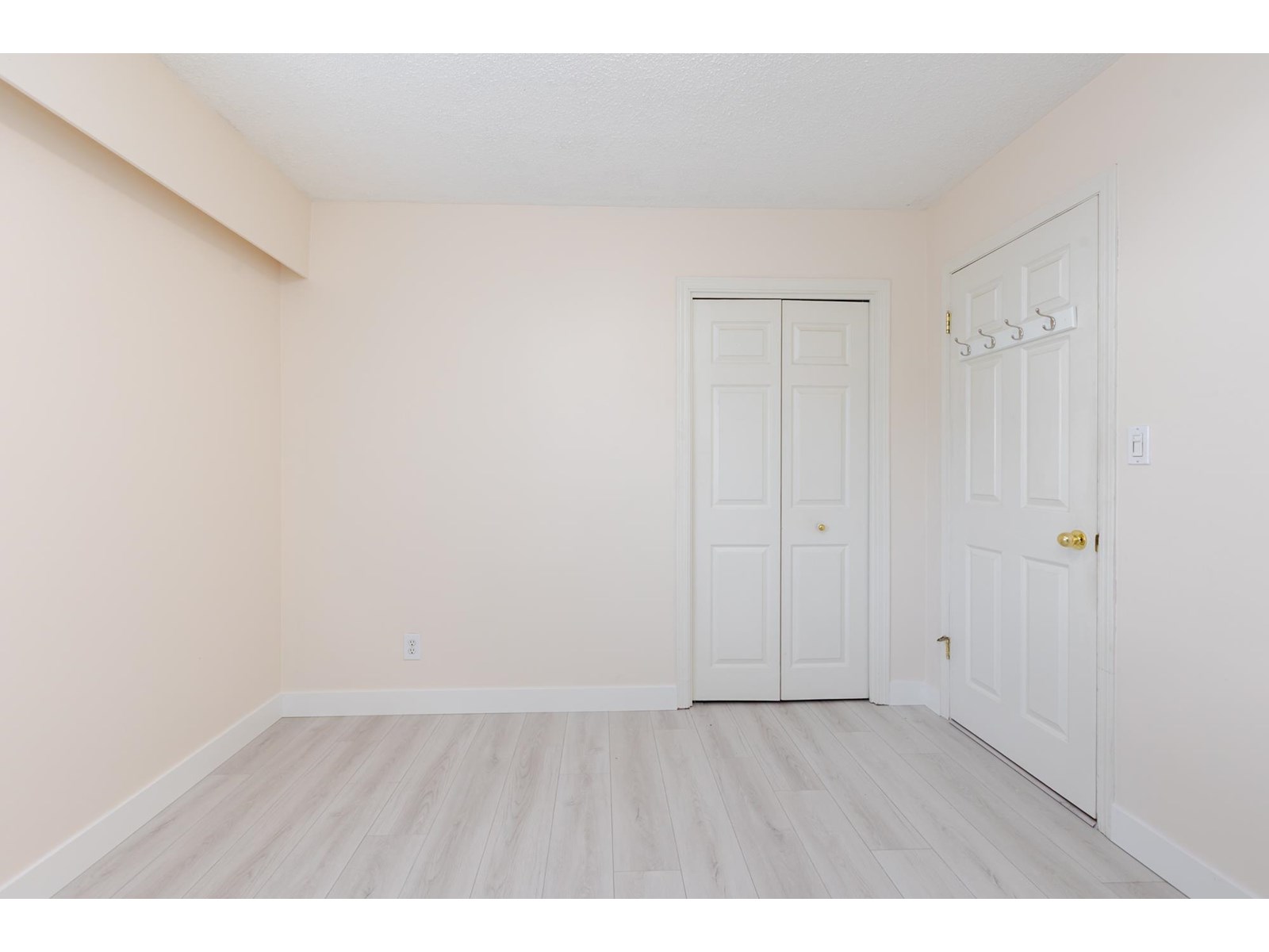Photo 10 of 12343 New Mclellan Road, Surrey BC