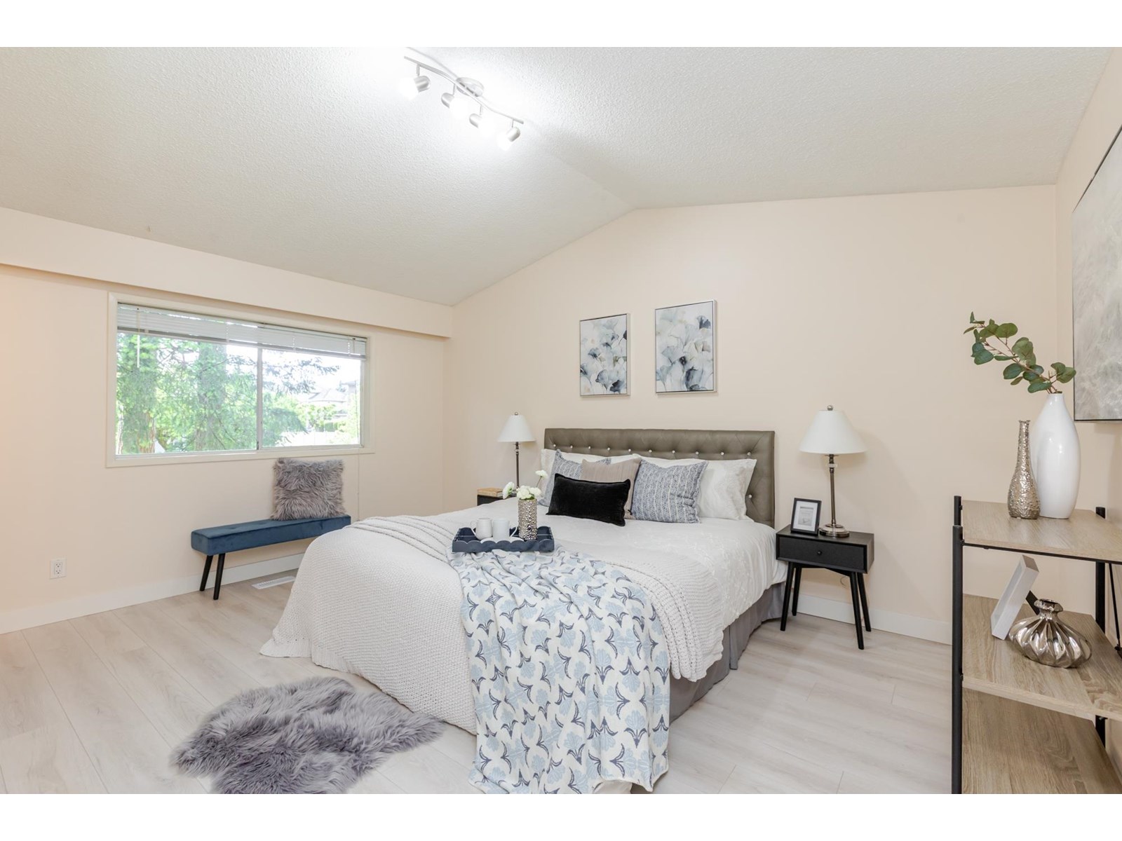 Photo 7 of 12343 New Mclellan Road, Surrey BC