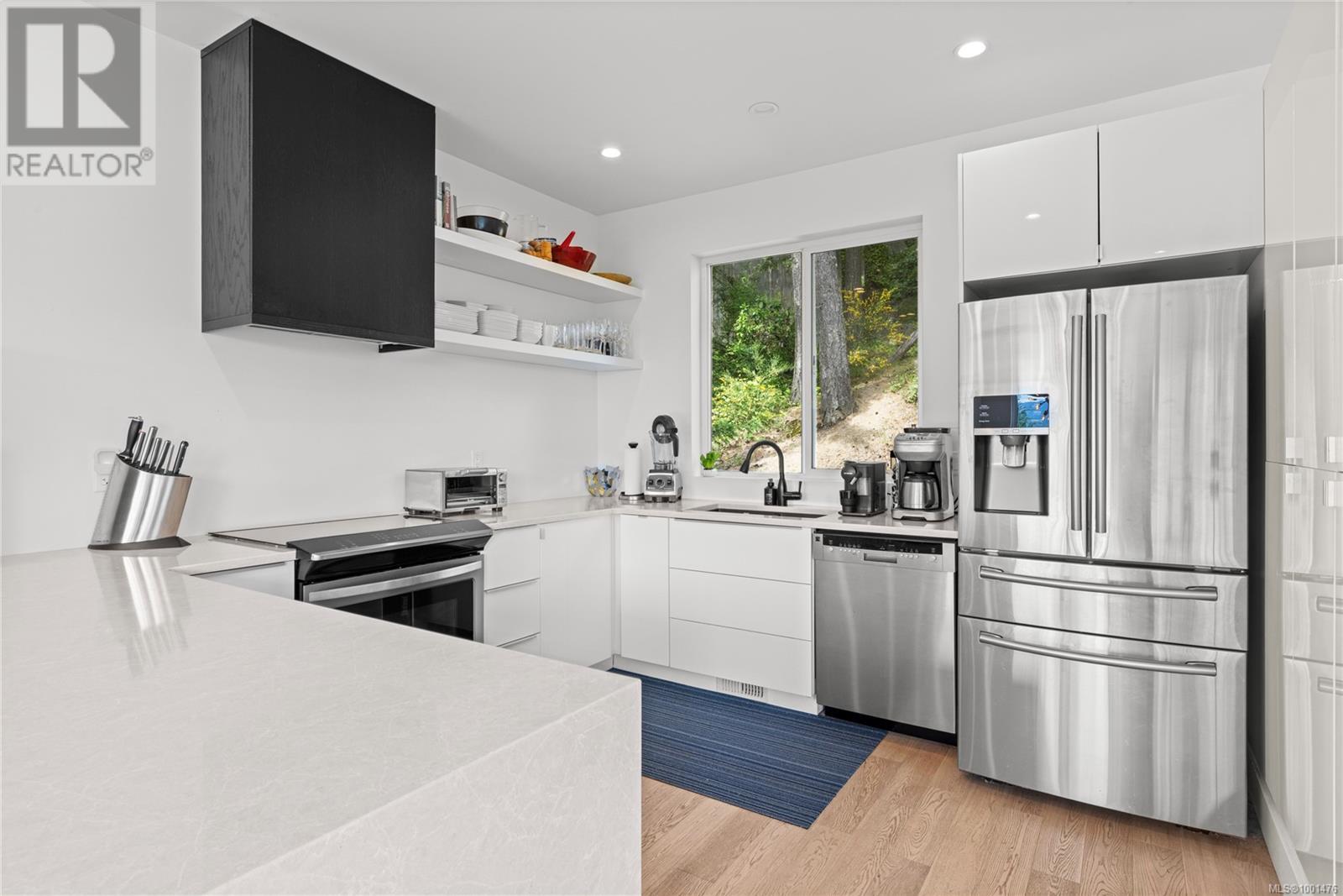 Photo 13 of 241 Woodhaven Dr, Nanaimo BC