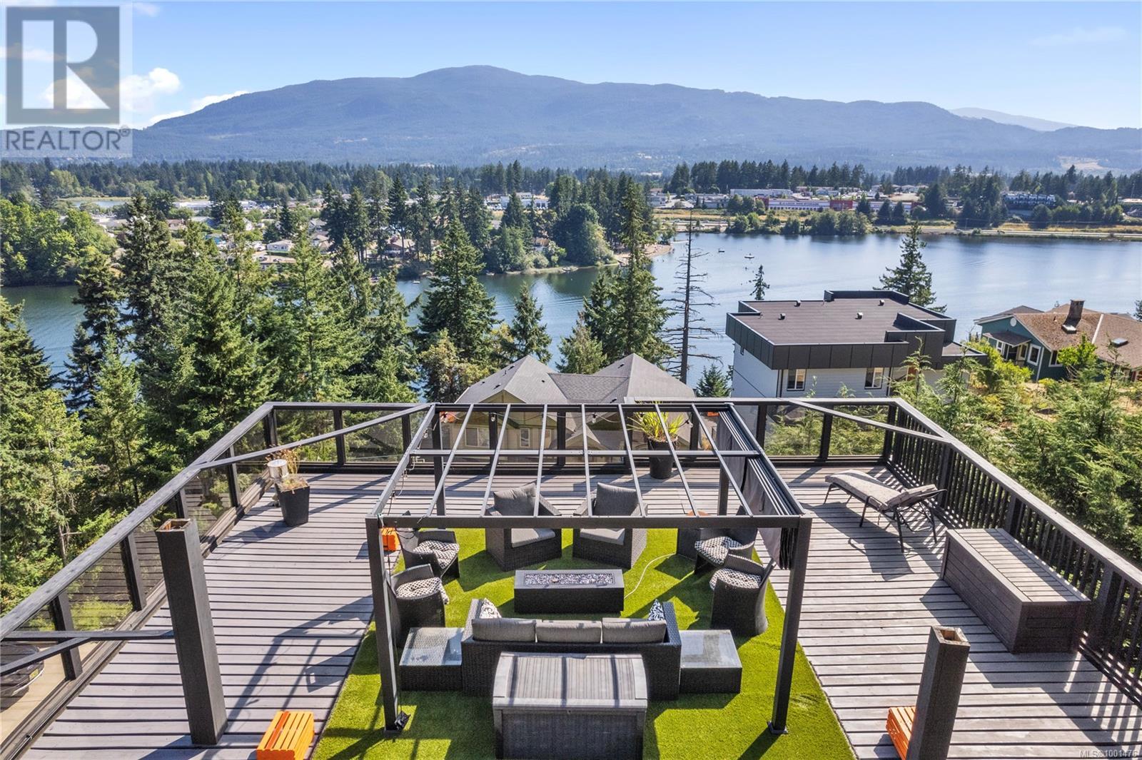 Photo 10 of 241 Woodhaven Dr, Nanaimo BC