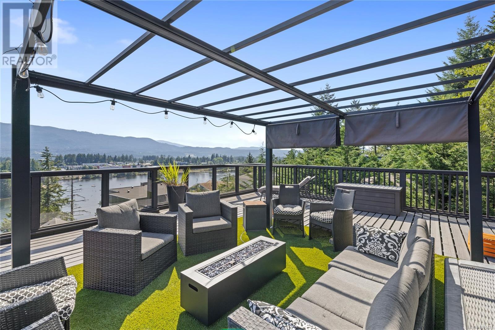 Photo 9 of 241 Woodhaven Dr, Nanaimo BC