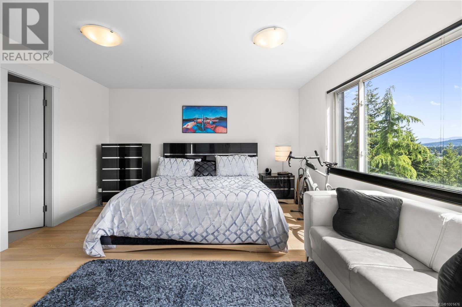 Photo 2 of 241 Woodhaven Dr, Nanaimo BC