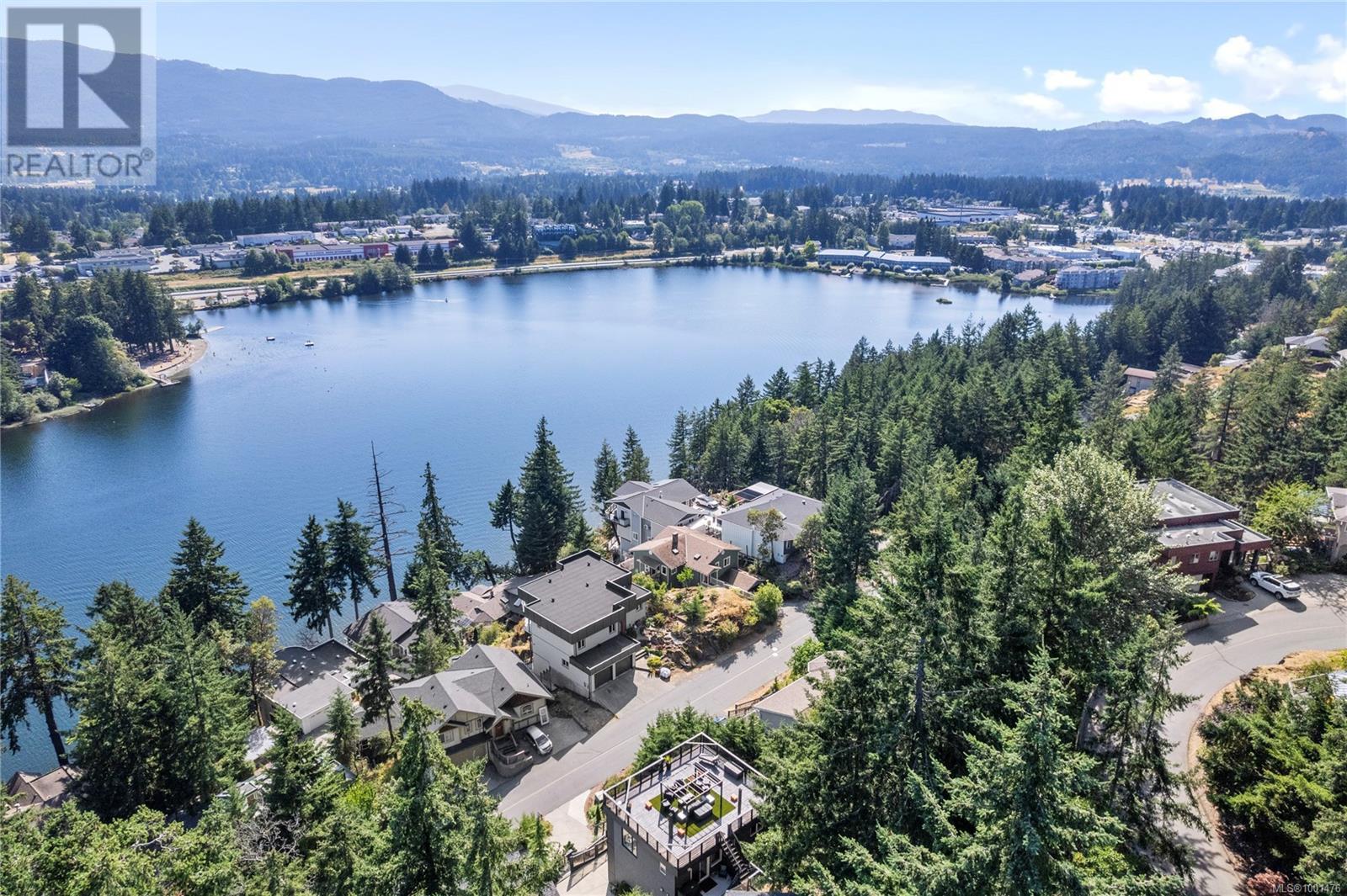 Photo 16 of 241 Woodhaven Dr, Nanaimo BC