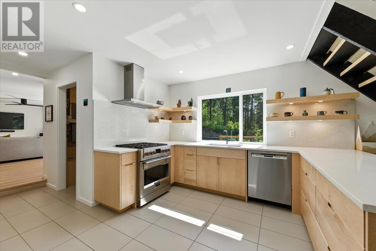 Photo 18 of 8280 Rogers Road, Vernon BC