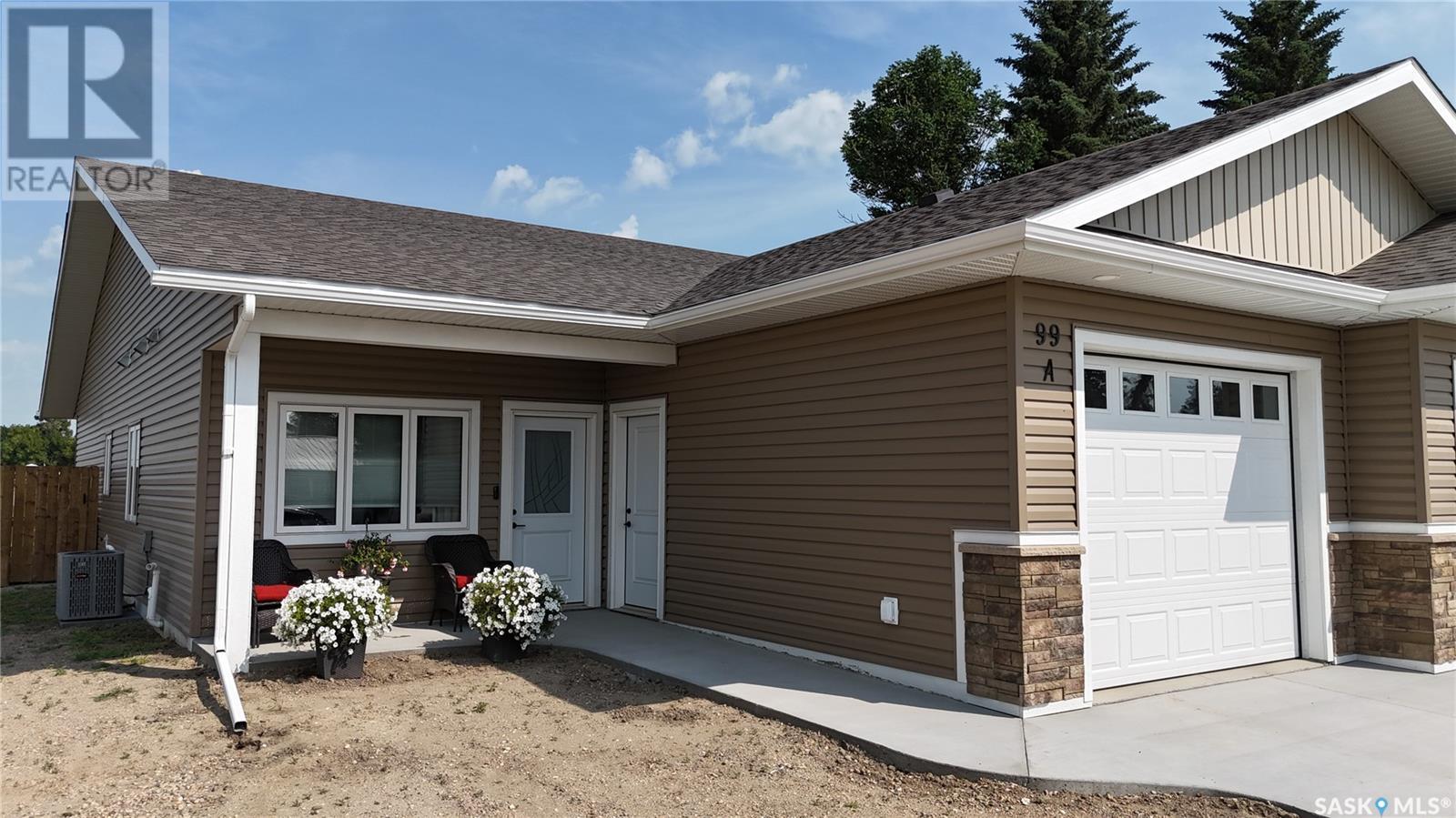Photo 2 of 99 A Semple Street, Outlook SK