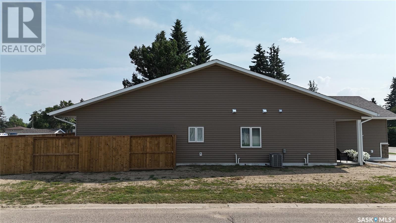 Photo 3 of 99 A Semple Street, Outlook SK