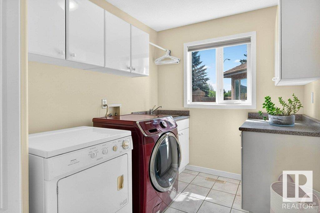 Photo 27 of 690 Henderson St Nw, Edmonton AB