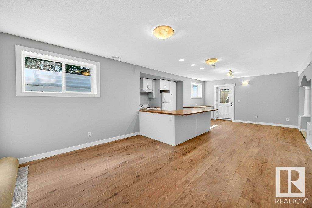 Photo 50 of 690 Henderson St Nw, Edmonton AB