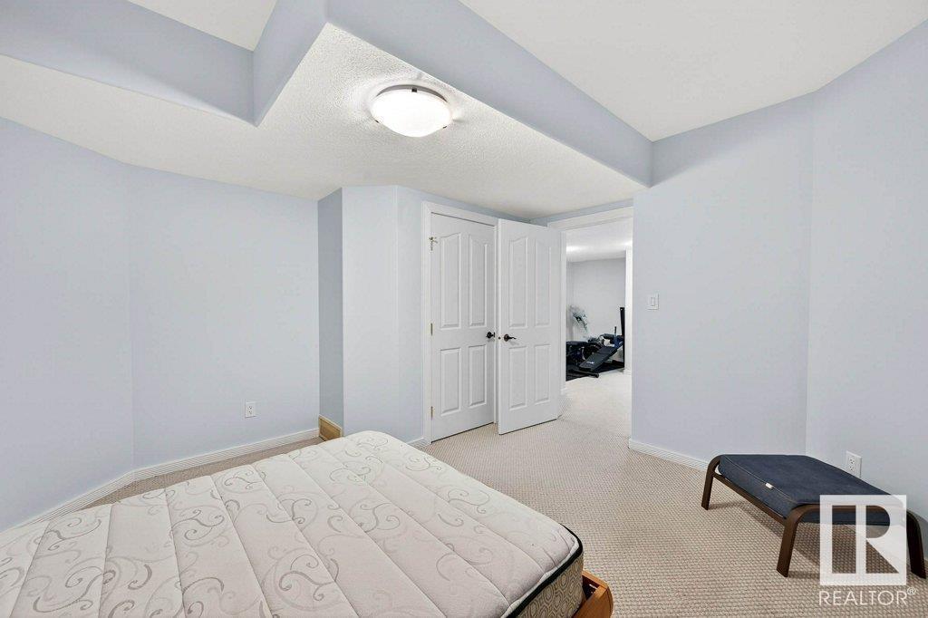 Photo 57 of 690 Henderson St Nw, Edmonton AB