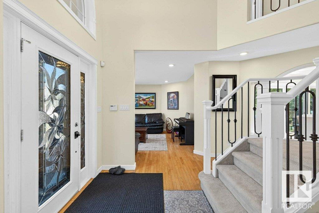Photo 6 of 690 Henderson St Nw, Edmonton AB