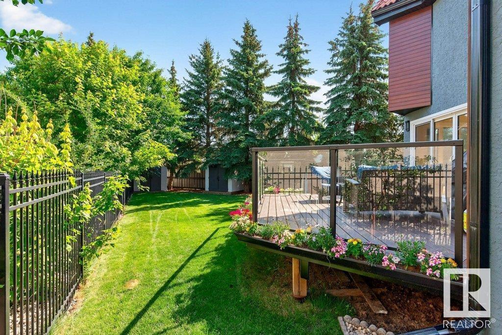 Photo 61 of 690 Henderson St Nw, Edmonton AB
