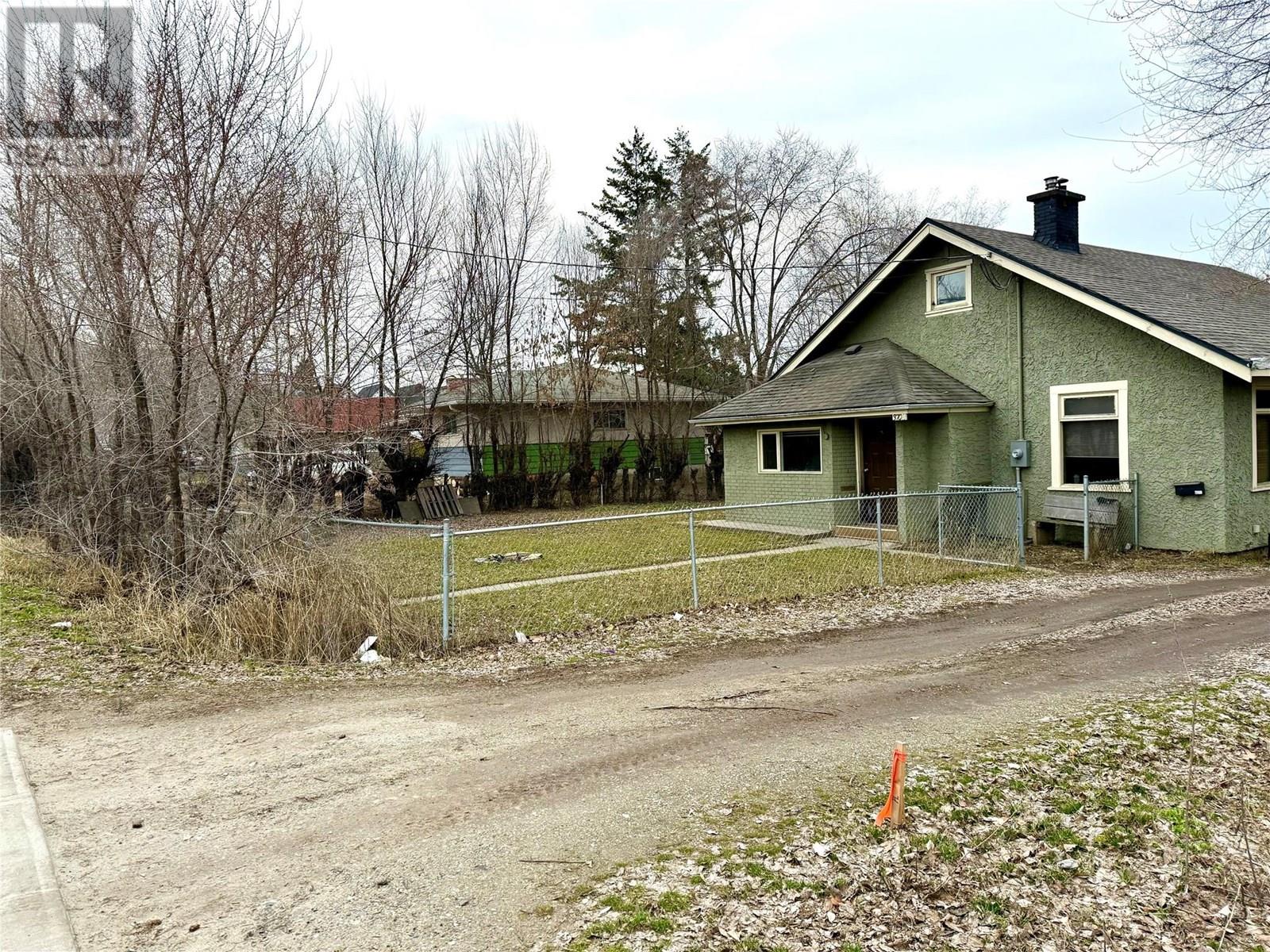 Photo 8 of 3708 25 Avenue, Vernon BC
